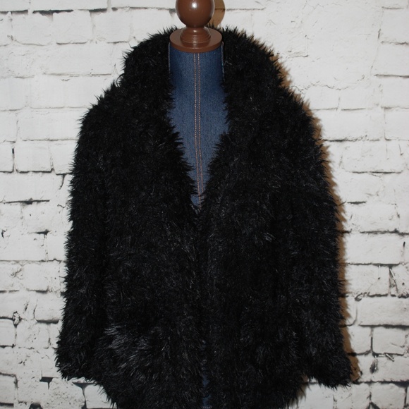 Fuzzy Hoodie Jacket in Black or Wine Adoorable!!! - Picture 6 of 6